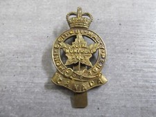 ROYAL MONTREAL REGIMENT CANADIAN ARMY CAP BADGE MAKER J R GAUNT.  BP315