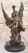 Statua In Bronzo Della Donna