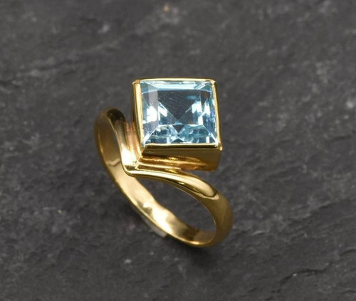 Bellissimo anello acquamarina