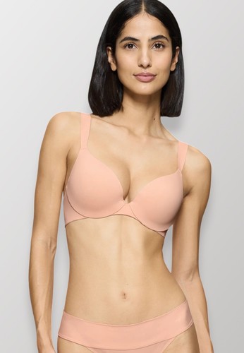 Triumph body make illusion - triumph,