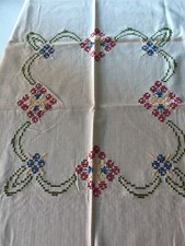 Tovaglietta da Te ricamo a mano e tessuto tipo Lino