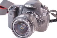 Canon EOS 60 D con obiettivo