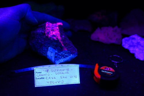 Grande minerale fluorescente - grande,