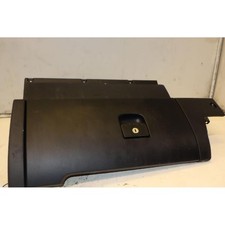 - cassetto portaoggetti