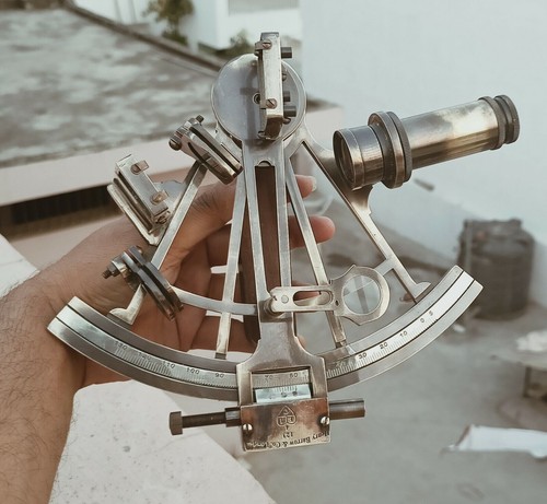 Strumento astrolabio nautico