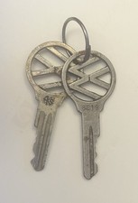 VW VOLKSWAGEN  DUE CHIAVI BULLI MAGGIOLINO T1 T2 VINTAGE ANNI 60 70 EPOCA