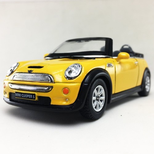 Modellino auto giocattolo