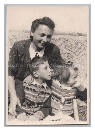 Donna con ragazzo ragazza - ragazzo, e
