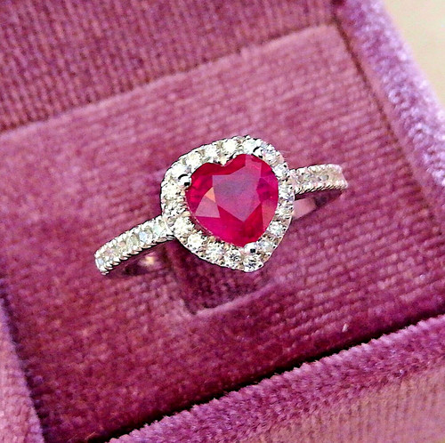 Anello cuore con rubino - cuore,