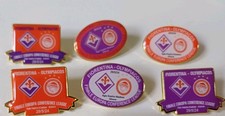 6 Spille Pin FIORENTINA OLYMPIACOS Footbal Badge distintivo Calcio SCIARPA GRATI