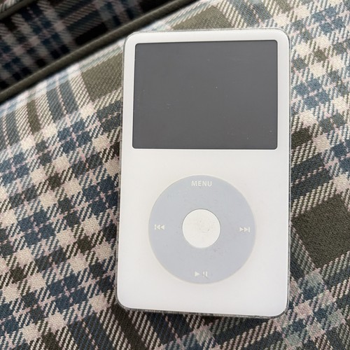 Apple ipod classic 5th gen - apple,