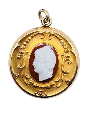 Antico ciondolo medaglione