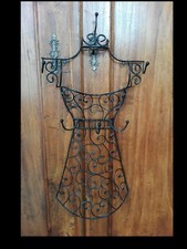 Portagioie da parete a forma di manichino - In metallo laccato nero - BAKAJI