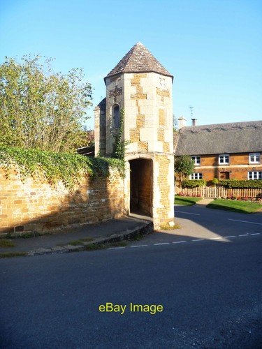Photo 6x4 lyddington features - 6x4,