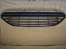 per FORD FIESTA Mk7 TITANIUM GRIGLIA PARAURTI ANTERIORE NERO/CROMATO CENTRALE 