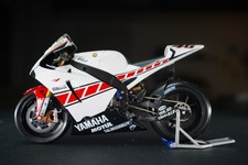 Yamaha YZR-M1_Gauloises Yamaha Team Moto GP Valencia 2005 9.999PCS