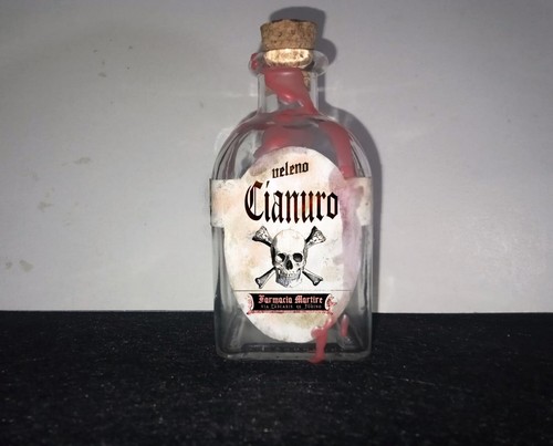 Bottiglia fake veleno cianuro - fake,