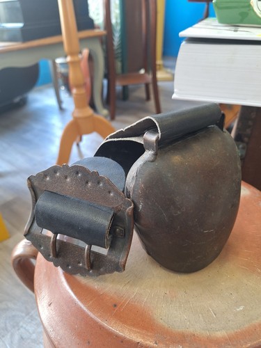 Ancienne grosse cloche - ancienne,