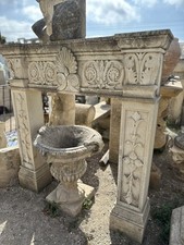 camino in pietra bianca