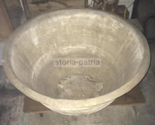 LARGE BATHTUB_ANTIQUE