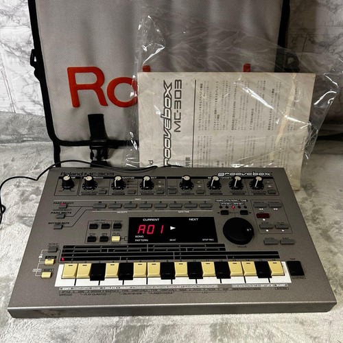 Roland 303 groovebox - mc-303,