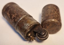 Vecchio accendino benzina - vecchio, a