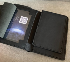 Portafoglio in pelle nera con