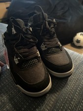 Jordan Retro 4s Nero e Grigio