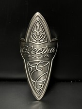 Distintivo testa metallo