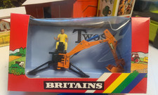 BRITAINS.1:32.FARM.TWOSE.ESCAV