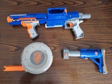 Nerf N-strike Elite Rampage Pump Action Blaster con clip batteria Elite e stock