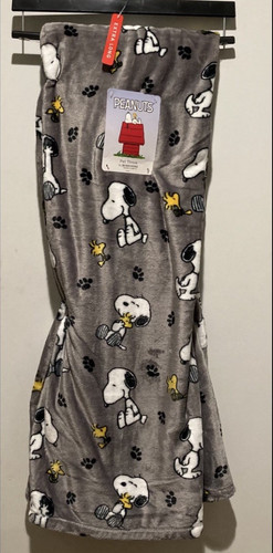 Snoopy hugging woodstock - hugging,