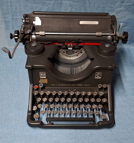 Macchina scrivere olivetti - ,