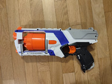 Nerf Elite Strongarm con 20 colpi funzionante. Caricatore da 6 colpi