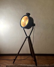 Faro industriale vintage su