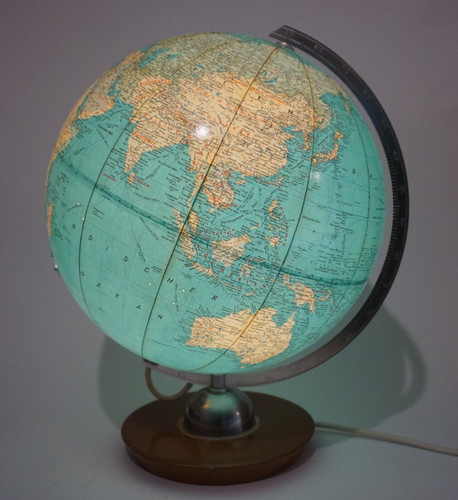Antico mappamondo vintage