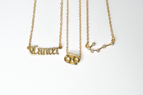 Collana con ciondolo segno