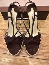 Alexandra Neel marrone