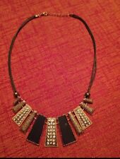 Collana etnica dorata zirconi e medaglie nere vintage caucciù gioielli...