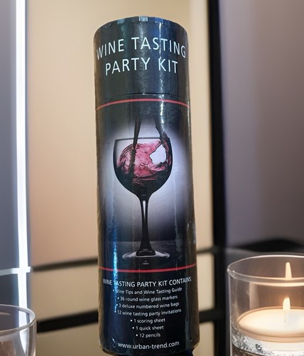 Nuovo non aperto vino - nuovo,