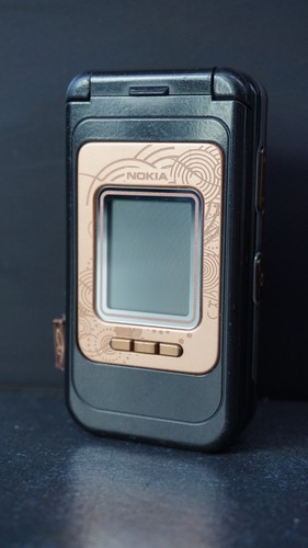 Nokia 7390 telefono cellulare