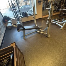 Life Fitness Decline Bench