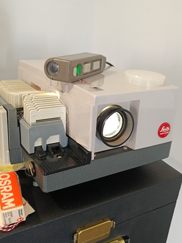 Proiettore diapositive - a,