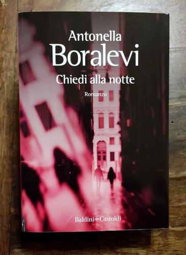 Libro chiedi alla notte - libro,