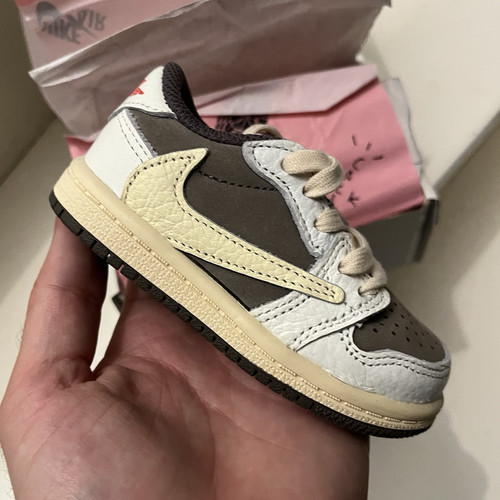 Jordan low travis - sp,