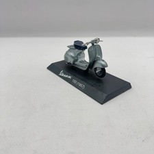 MODELLINO SCOOTER VESPA 150 GRIGIA 1957 - MAISTO - SCALA 1:18