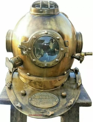 Casco subacqueo rosso vintage