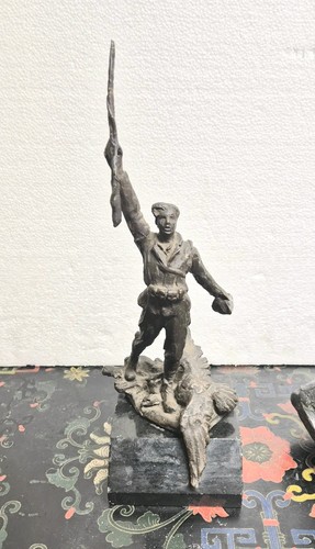 Bronzo soldato arme che - bronzo, in