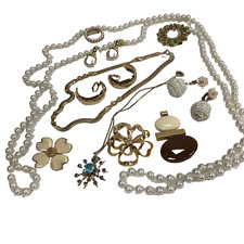 Costume Jewelry Lot Boho Mod Vintage Rhinestone flowers Creamy White retro