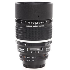 Nikon 135 mm f/2 AF-D AF DC